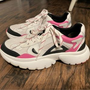 MAJE Chunky Sneaker. Size 40 (US 9).